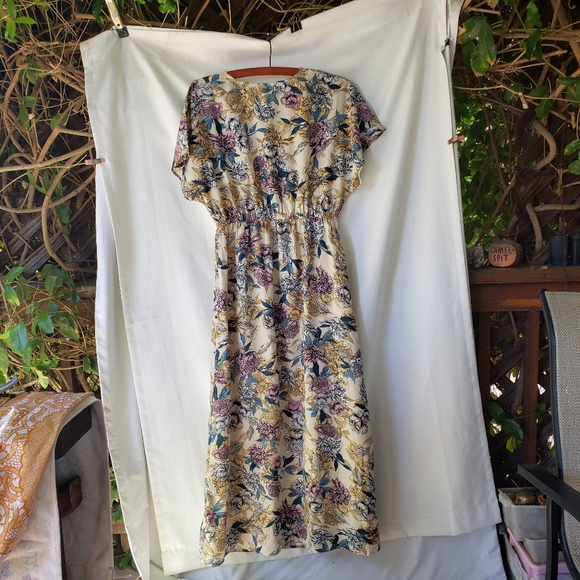 American And Beyond Caftan Dress Womens Size L Tan Floral Maxi High Front Slits - Picture 3 of 14